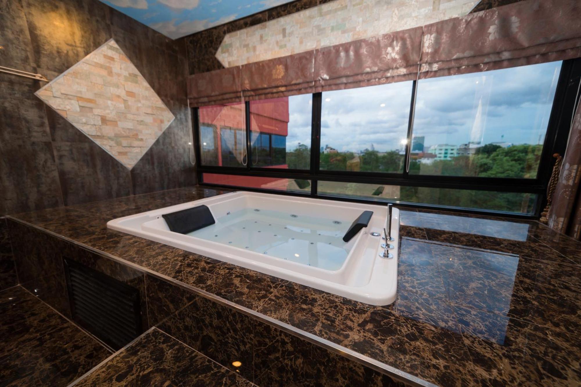 Thongtara House Boutique Srinakarin Hotel Bangkok Bilik gambar